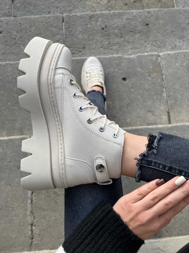 beżowe trapery, beżowe skórzane trapery, trapery skórzane, trapery damskie, traperki, traperki damskie beż, trapery skora