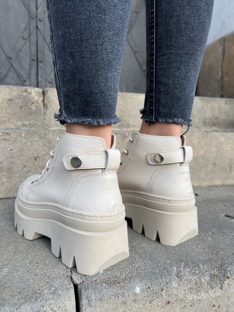 damskie trapery, trapery beżowe, skórzane trapery, traperki, skórzane traperki, traperki beżowe