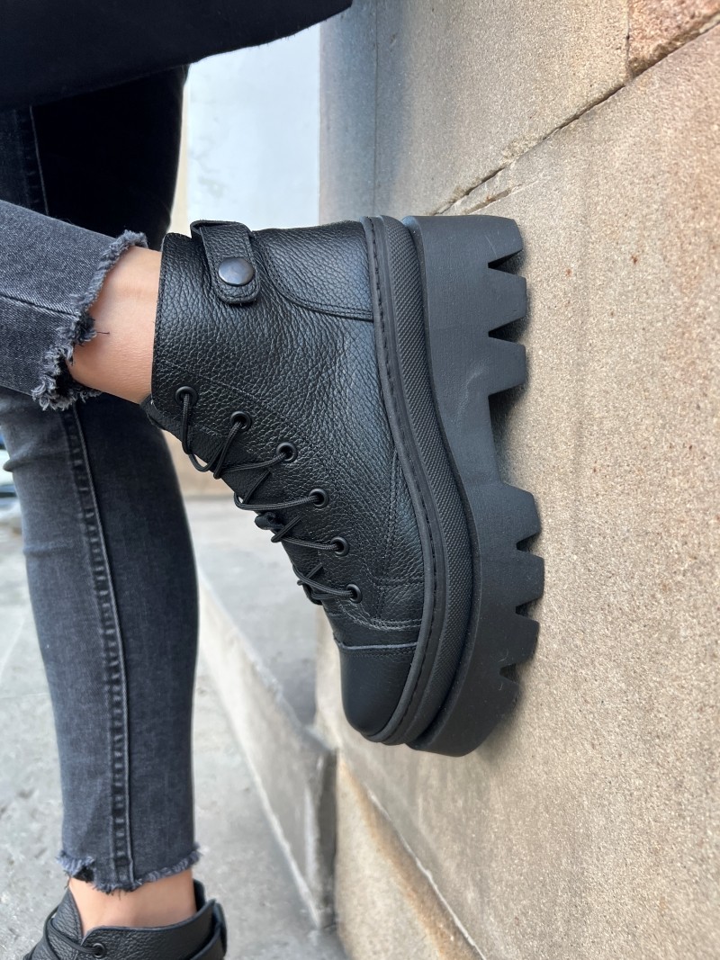 traperki damskie, czarne trapery damskie, damskie trapery czarne