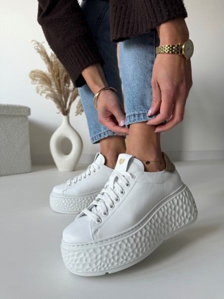 Białe sneakersy damskie na platformie evett