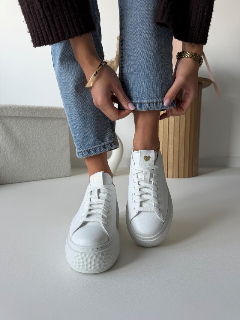 Białe sneakersy damskie na platformie evett