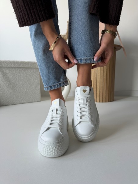 Białe sneakersy damskie na platformie evett