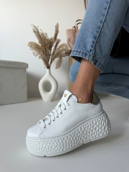 Białe sneakersy damskie na platformie evett
