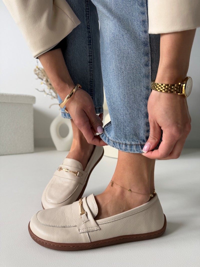Damskie mokasyny barefoot Evett Florence beżowe - zdjęcie na modelce, polska produkcja, naturalne materiały