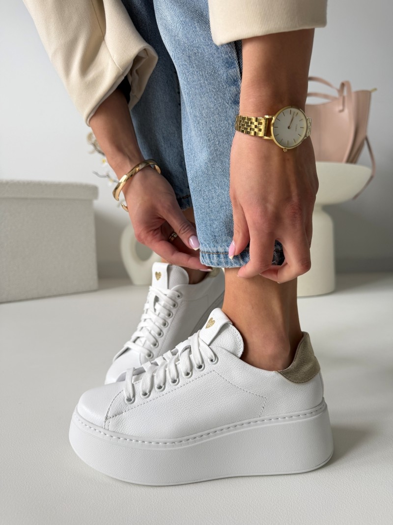 Sneakersy na wyższej podeszwie Evett Raffel biało złote - skóra naturalna, polska produkcja