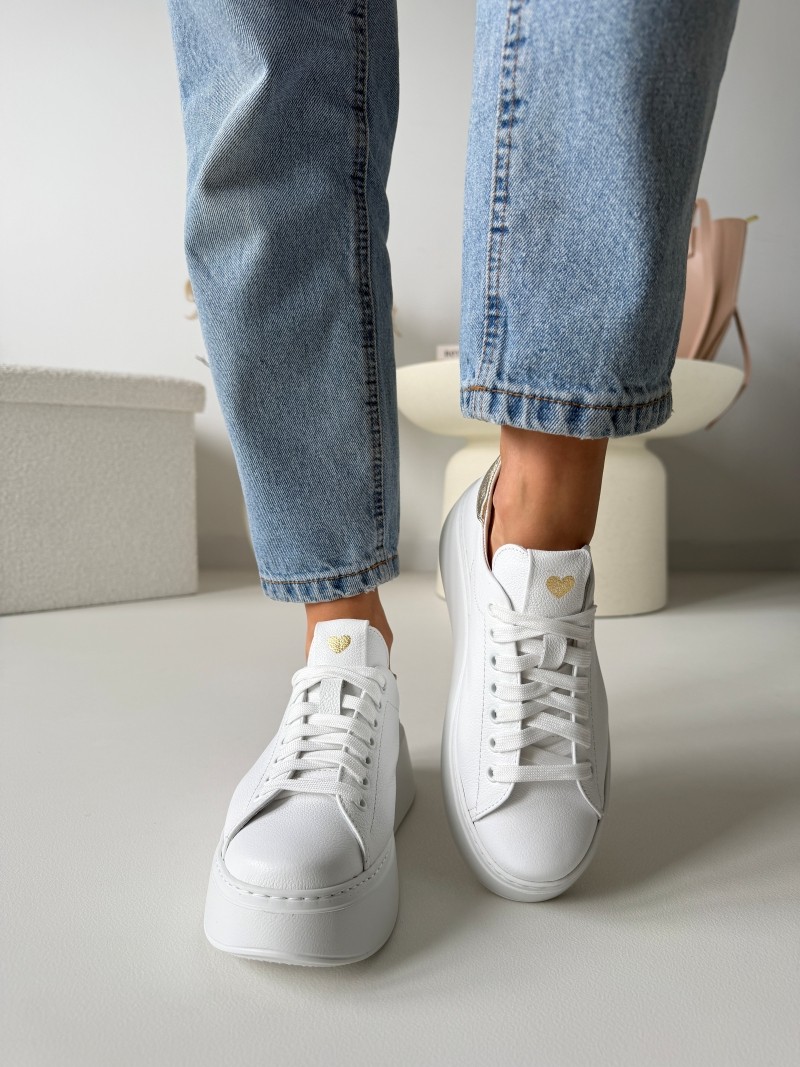 Sneakersy damskie na platformie Evett Raffel biało złote, widok z przodu, polska produkcja, skóra naturalna