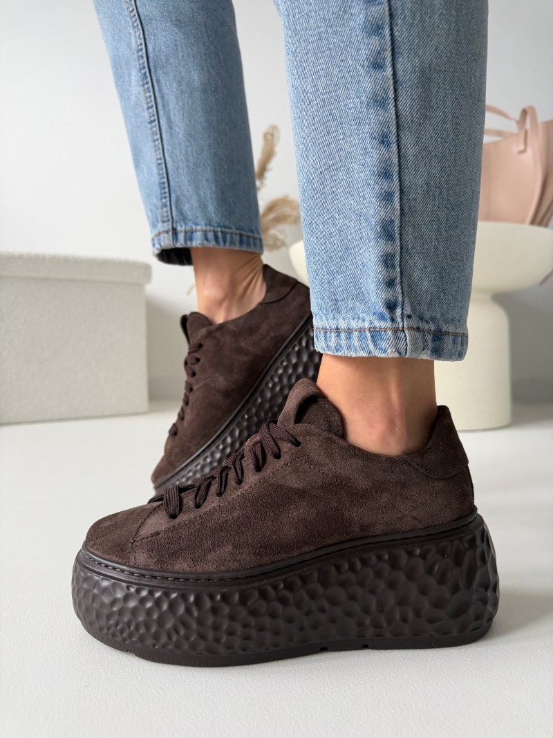 Czekoladowe sneakersy na platformie Evett Varena - skóra naturalna, polska produkcja