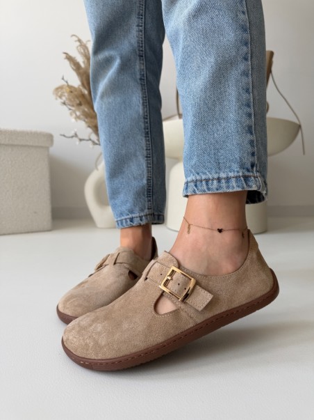 Beżowe zamszowe  półbuty barefoot damskie ze złotą klamrą, zero drop, polska produkcja – Evett Noli