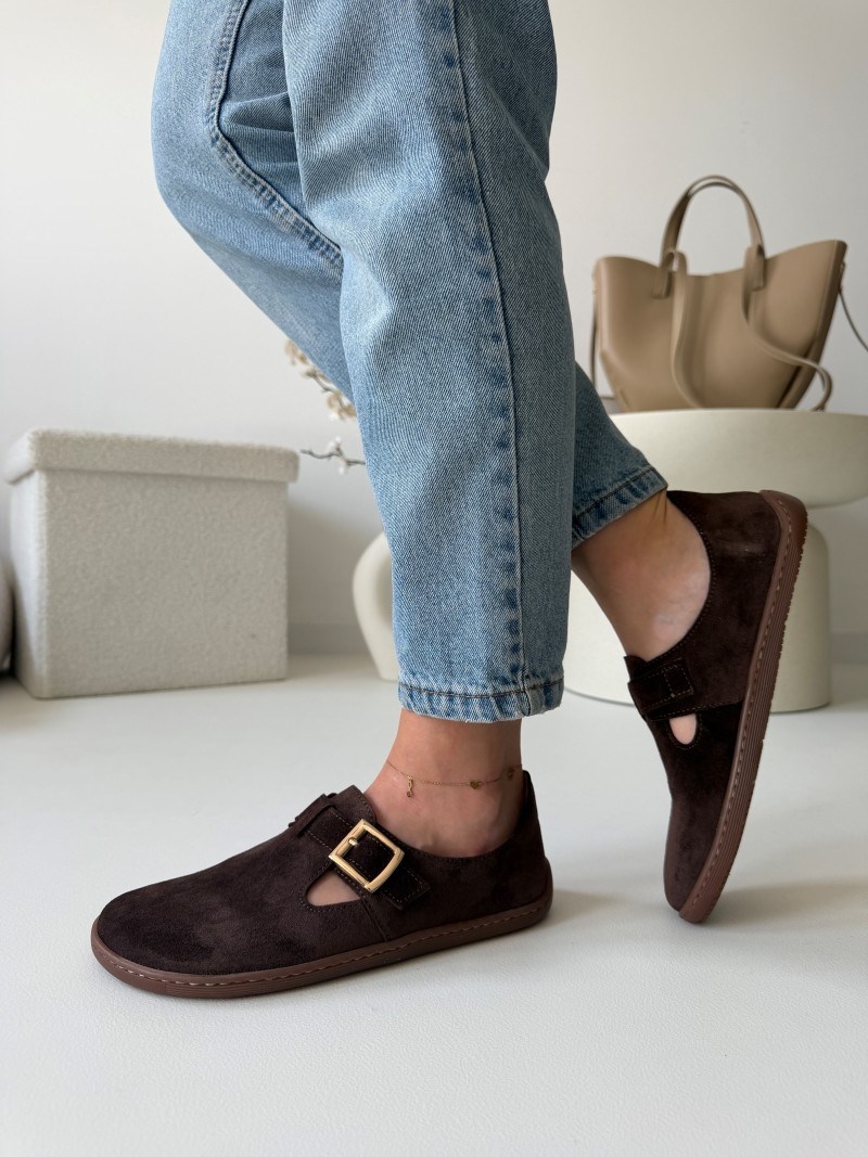 Wygodne półbuty barefoot czekoladowe Evett Noli , zamsz naturalny, polska produkcja, stylizacja z jeansami